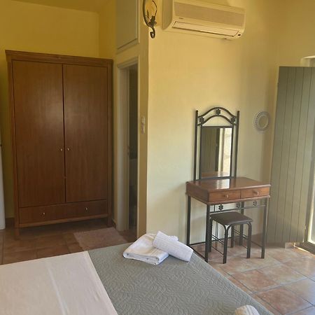 Néon Oítilon Onar Mani Suites المظهر الخارجي الصورة