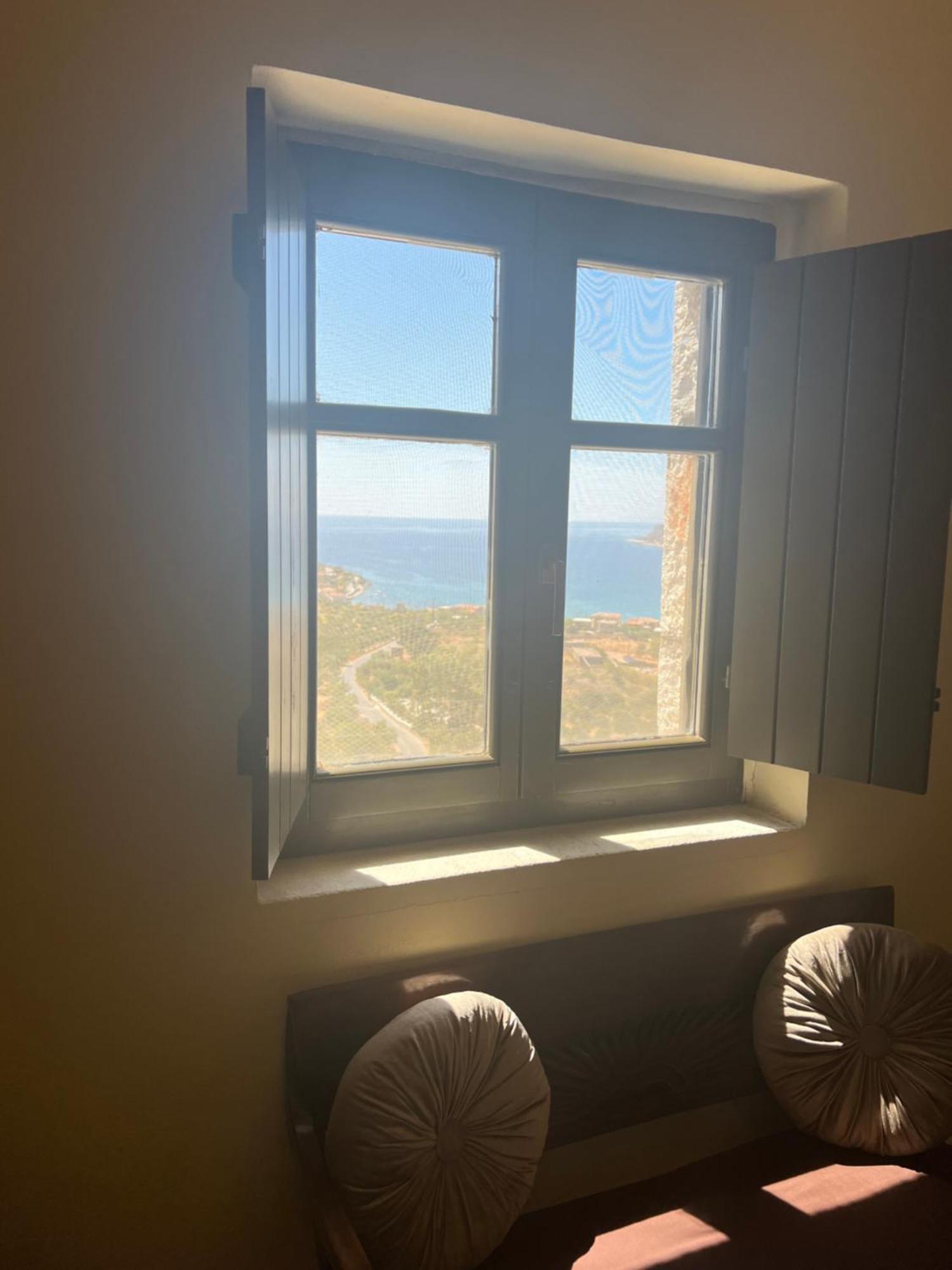 Néon Oítilon Onar Mani Suites المظهر الخارجي الصورة